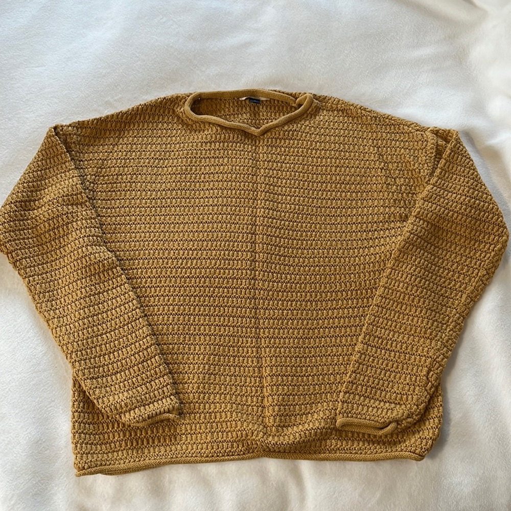 Mustard color Universal Threads. Size med.